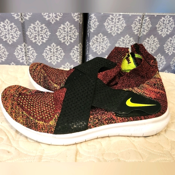 Nike Free Run Flyknit Running Shoes Red W10 - Picture 1 of 7